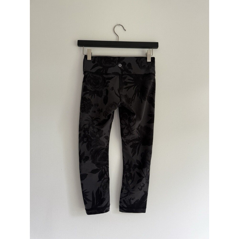 Lululemon Wunder Under Crop Leggings Sz 4 Black Floral Embossed Print Mid Rise Y